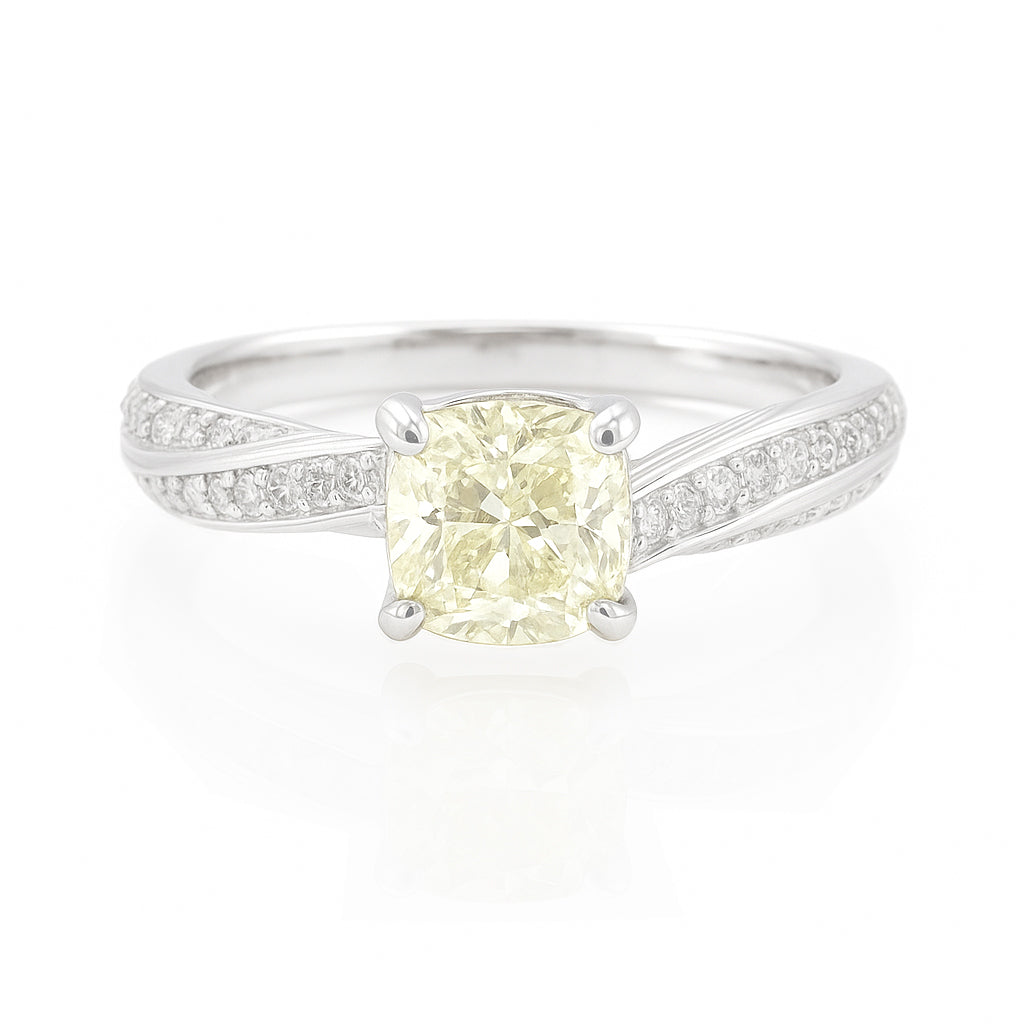 PT900 イエロー ダイヤモンドリング 1.627ct Very Light Yellow SI2 クッション