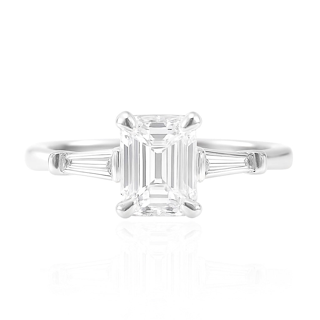 18K Colorless Emerald-cut Diamond Ring VVS2 - 0.87ct