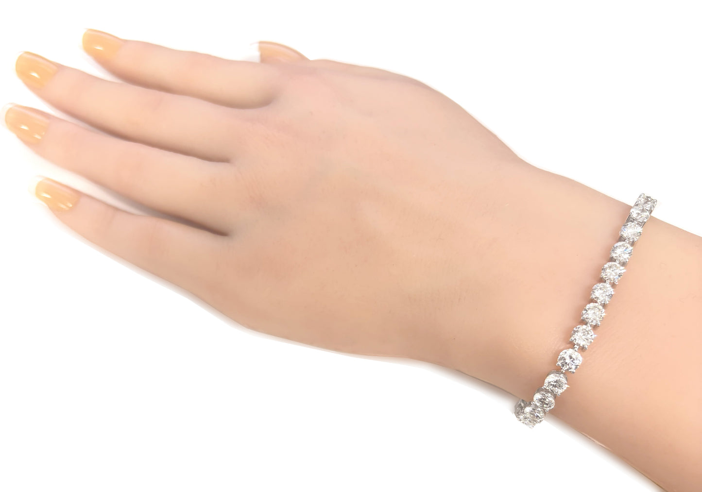18K ダイヤモンドテニスブレスレット GJ VSI1-VSI2 11.354ct GGS鑑定書 着用画像