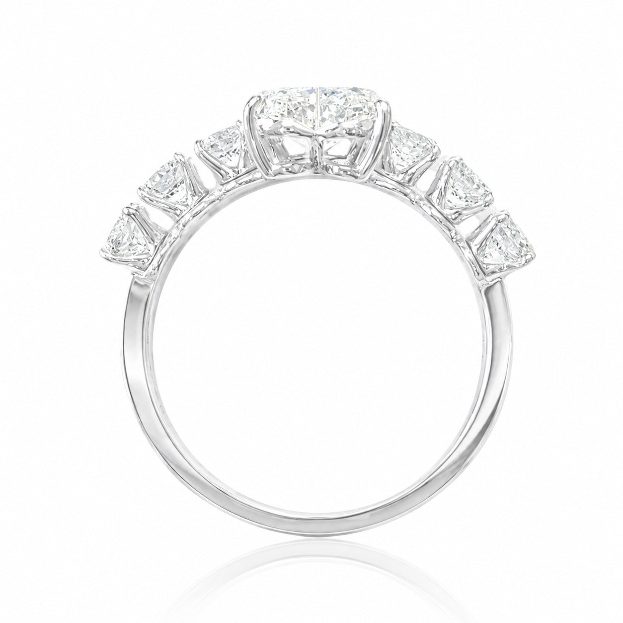 天然ダイヤモンドリング 1.777ct Heart 18KWG 横画像