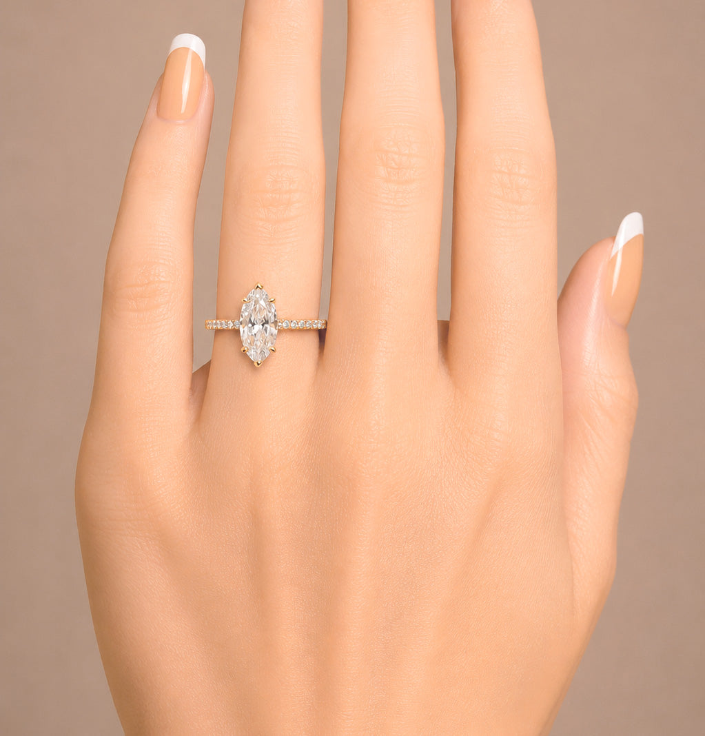 天然ダイヤモンドリング 2.291ct Marquise 18KYG 着用