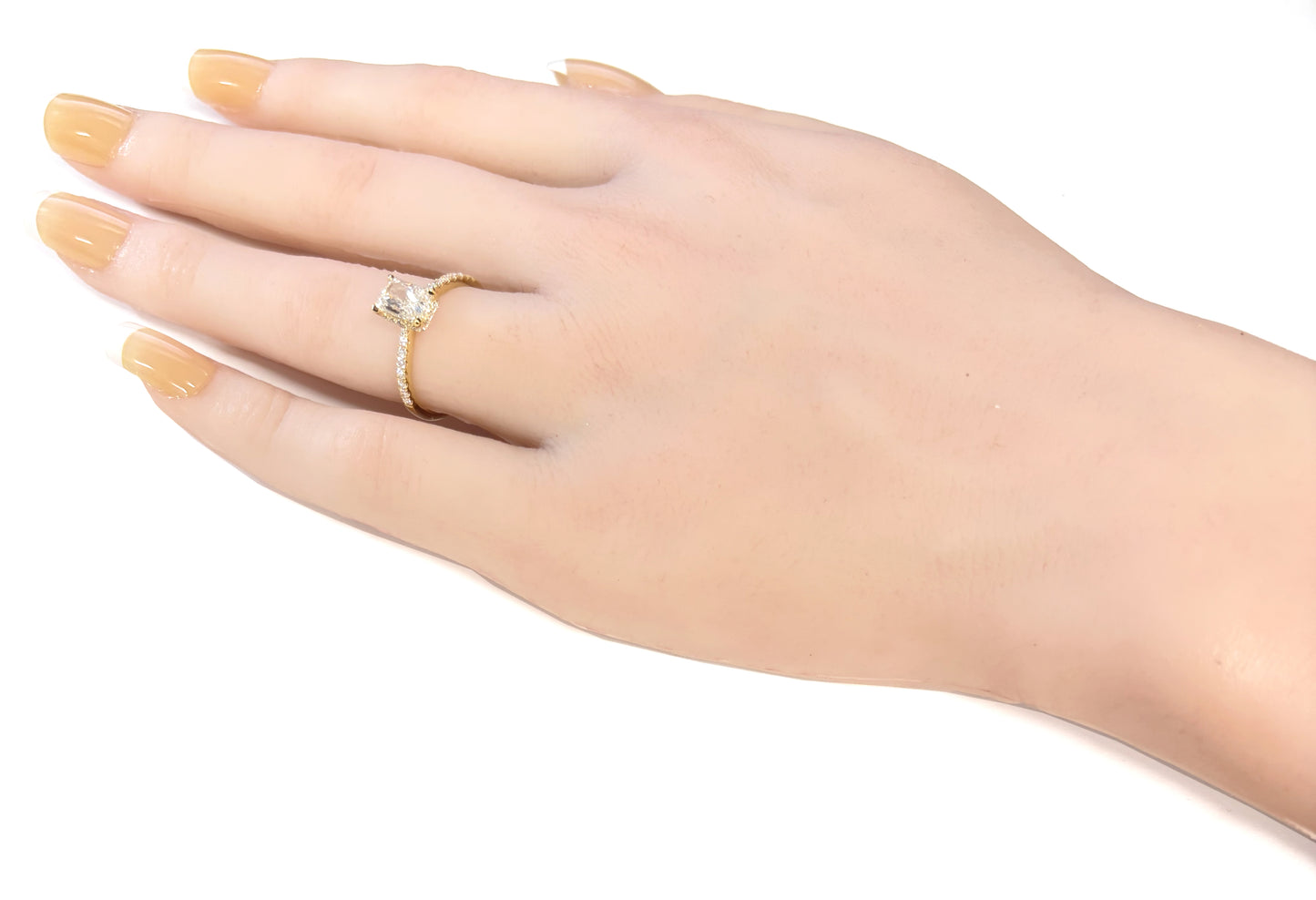 18K Radiant-cut Near Colorless Diamond Ring - 1.061ct 