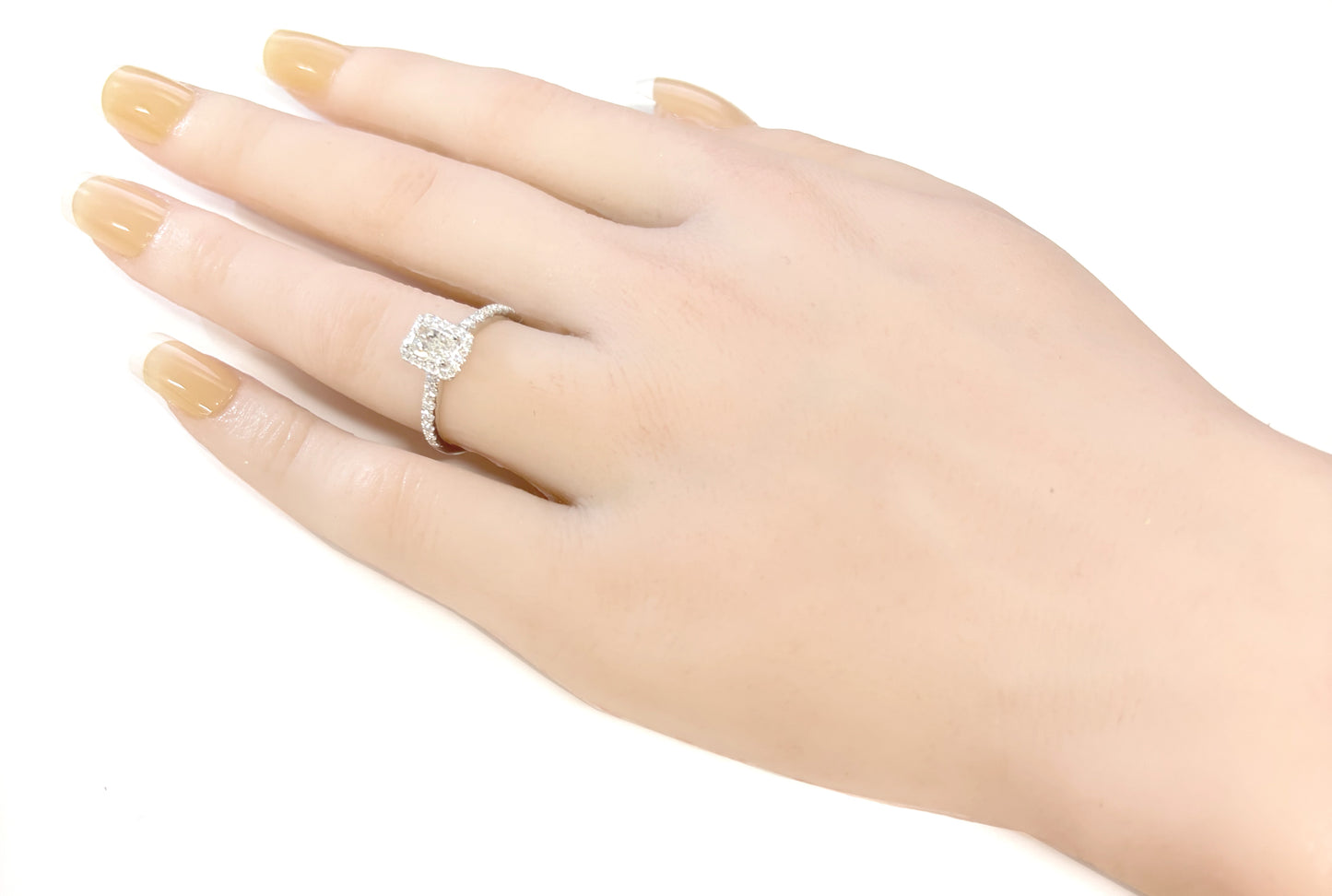 18K ほぼ無色ダイヤモンドリング 0.53ct VVS2  ラディアント