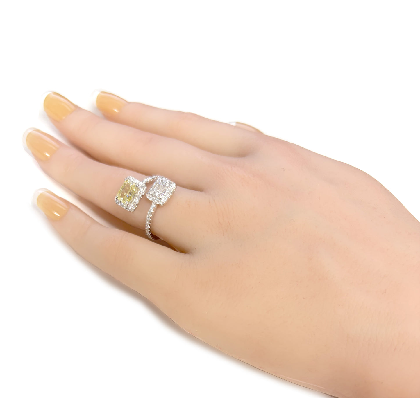 18K イエロー・無色ダイヤモンドリング 2.28ct I1 クッション
