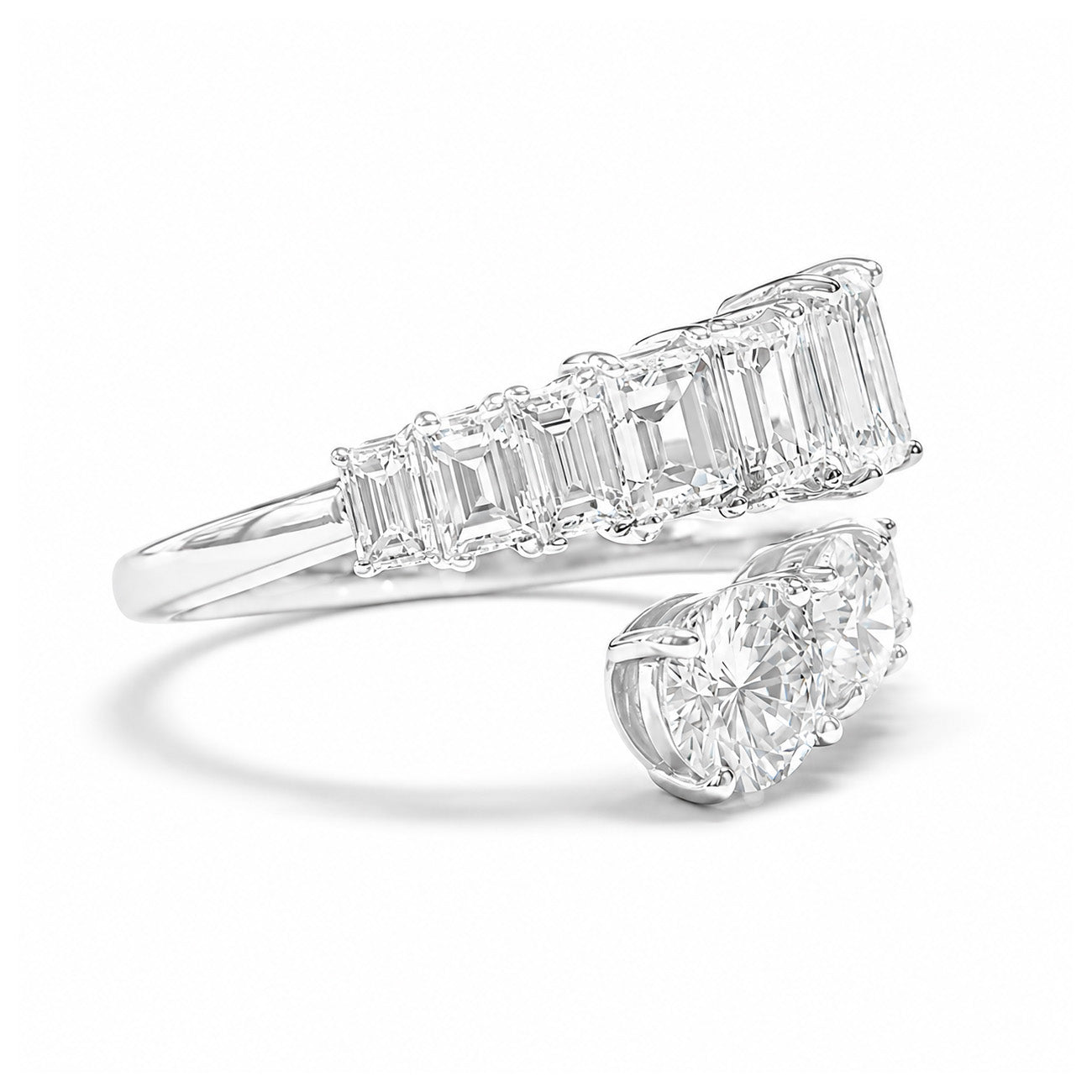 18KWG ほぼ無色G 天然ダイヤモンドリング 1.35ct エメラルド・ラウンドカット