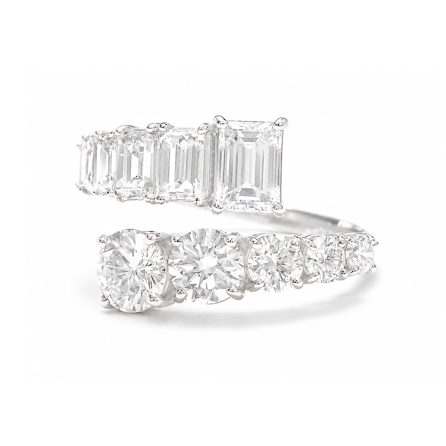 18KWG ほぼ無色G 天然ダイヤモンドリング 1.35ct エメラルド・ラウンドカット