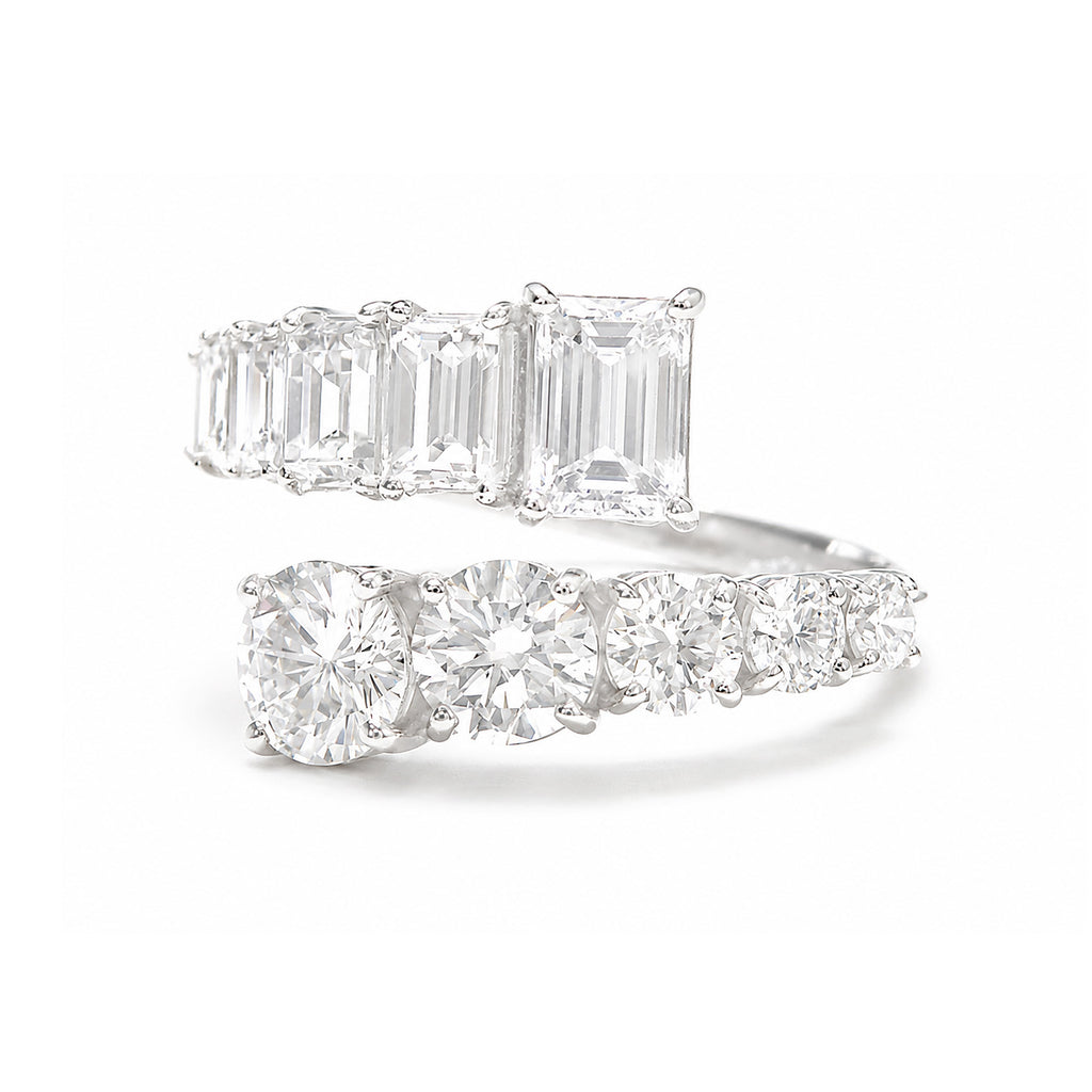 18KWG ほぼ無色G 天然ダイヤモンドリング 1.35ct エメラルド・ラウンドカット