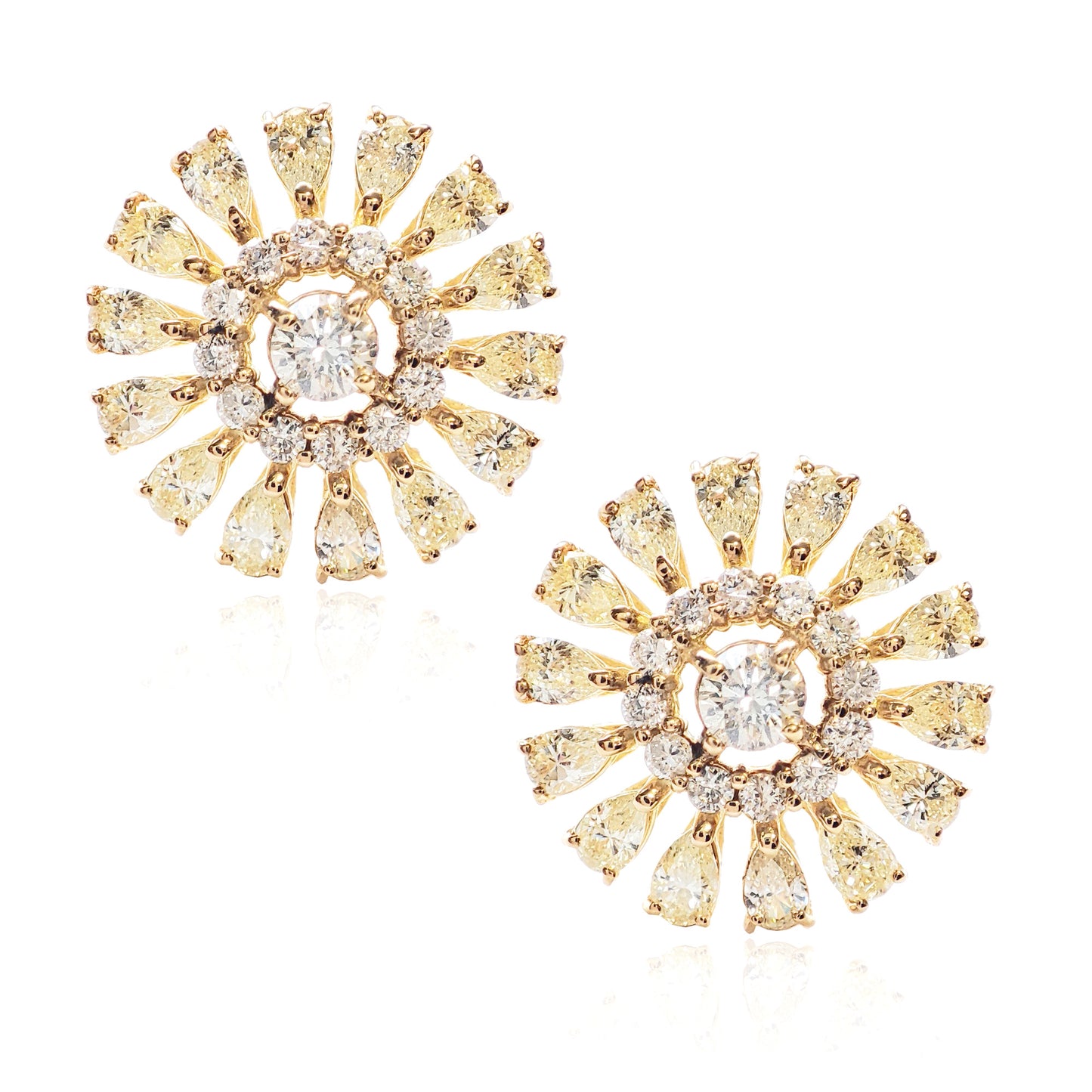 Round Flower Design Diamond Earrings - 18K Gold 1ct