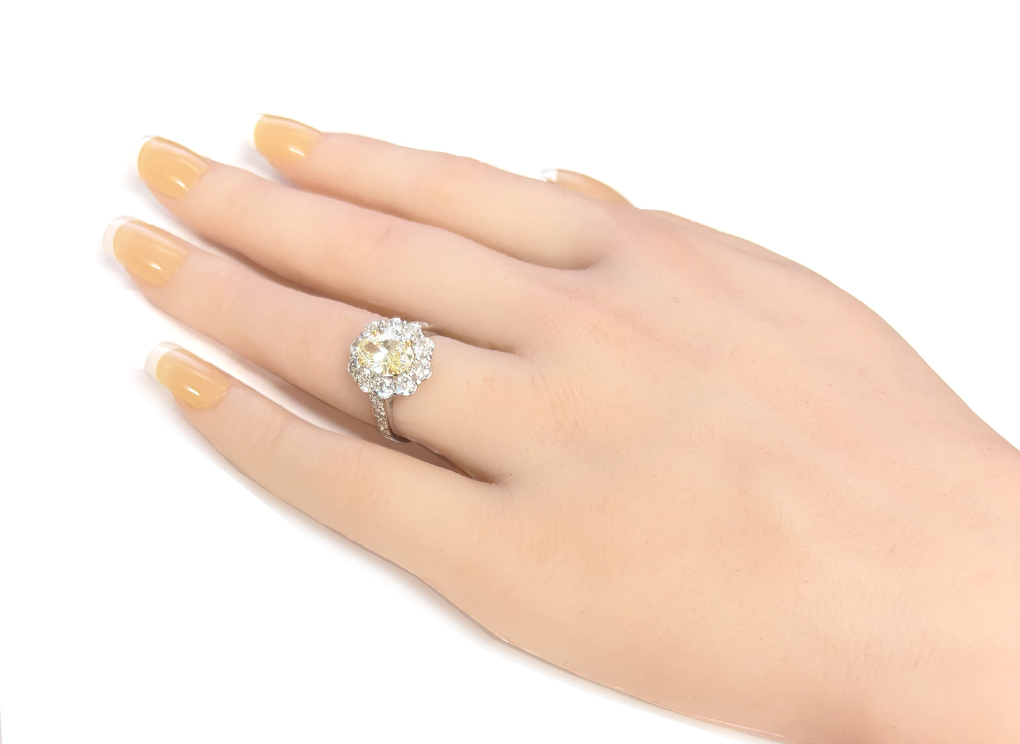 PT950 イエローダイヤモンドリング 2.98ct VS1 Very Light Yellow オーバル