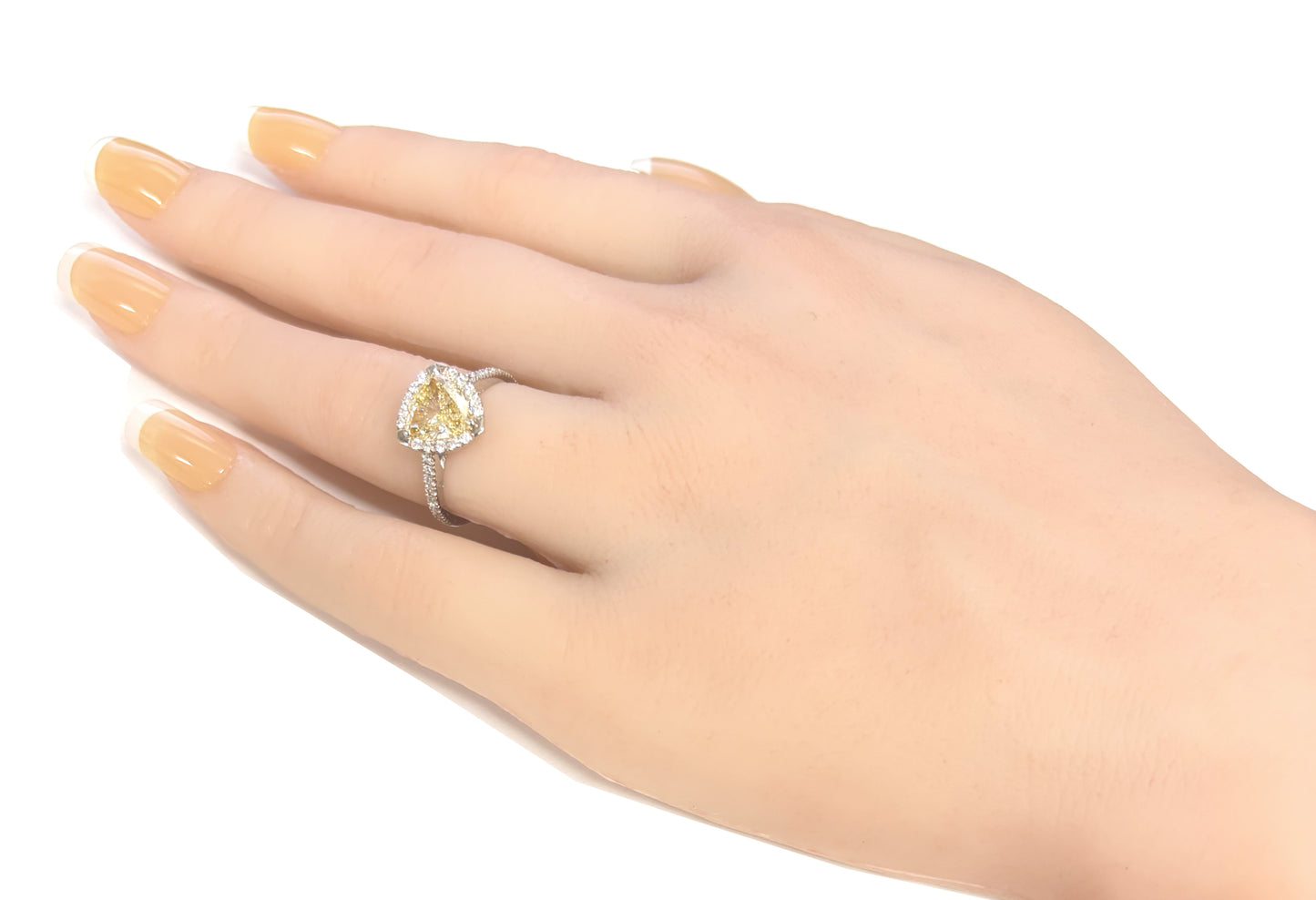 PT900 イエローダイヤモンドリング 2.174ct Fancy Light Yellow SI1 トリリアント