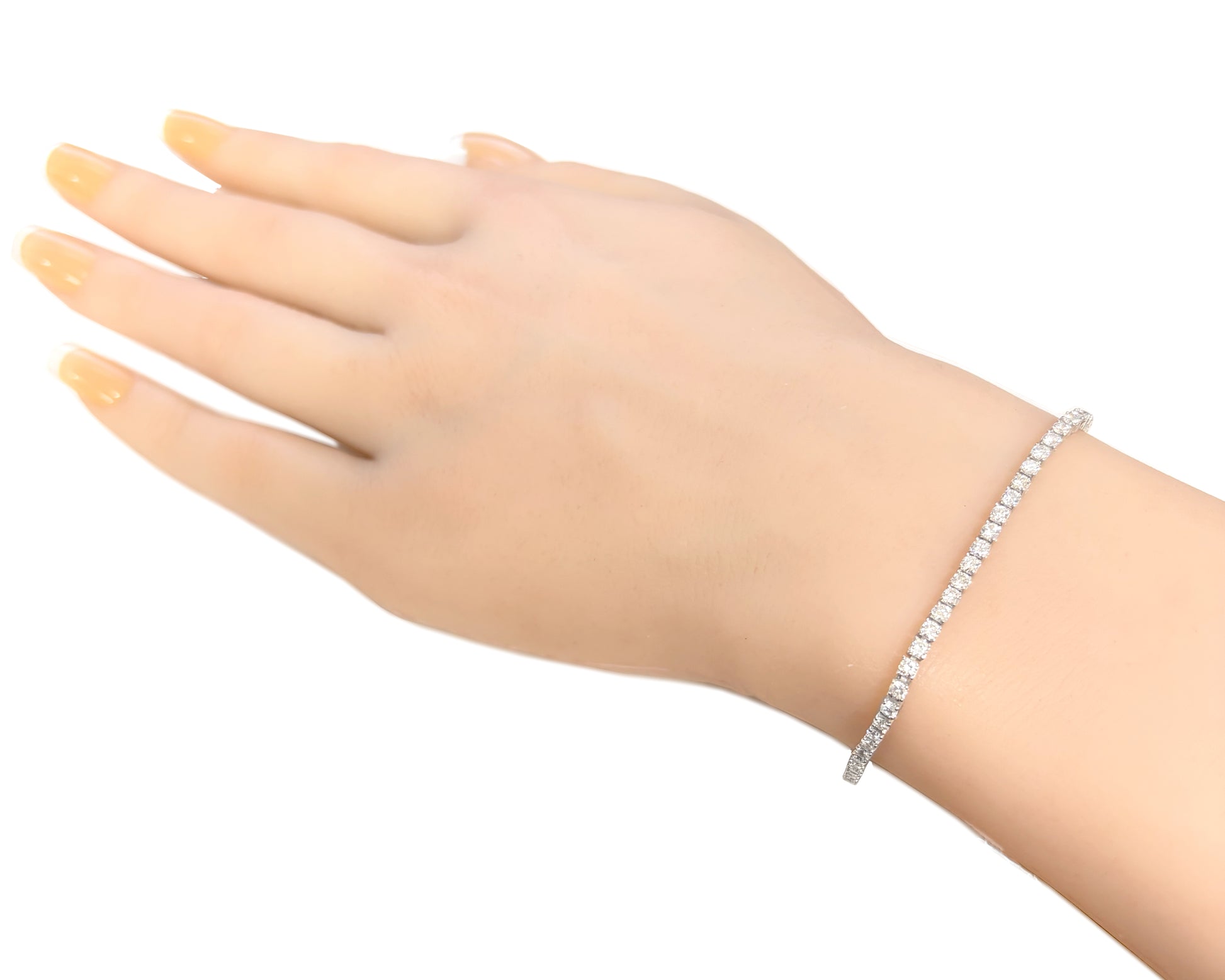18K ダイヤモンドテニスブレスレット 2.78ct GGS鑑定書 着用画像