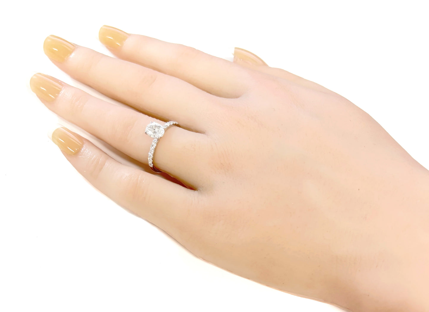 Oval Colorless Diamond Ring - 0.93ct