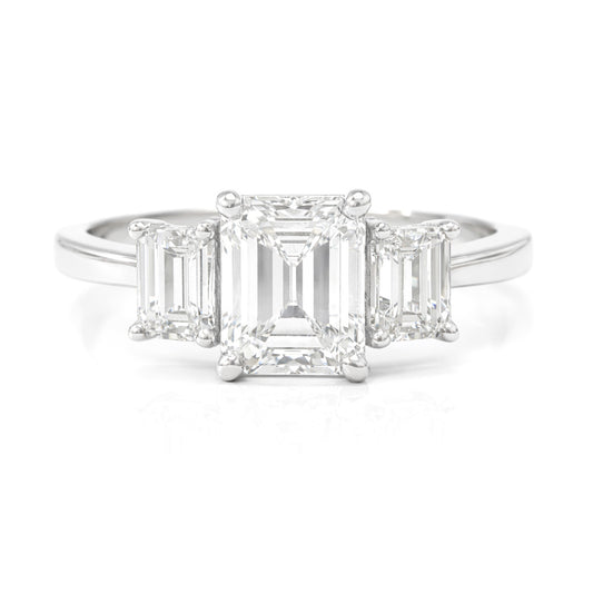 18K 無色 ダイヤモンドリング エメラルドカット 3石 1.502ct