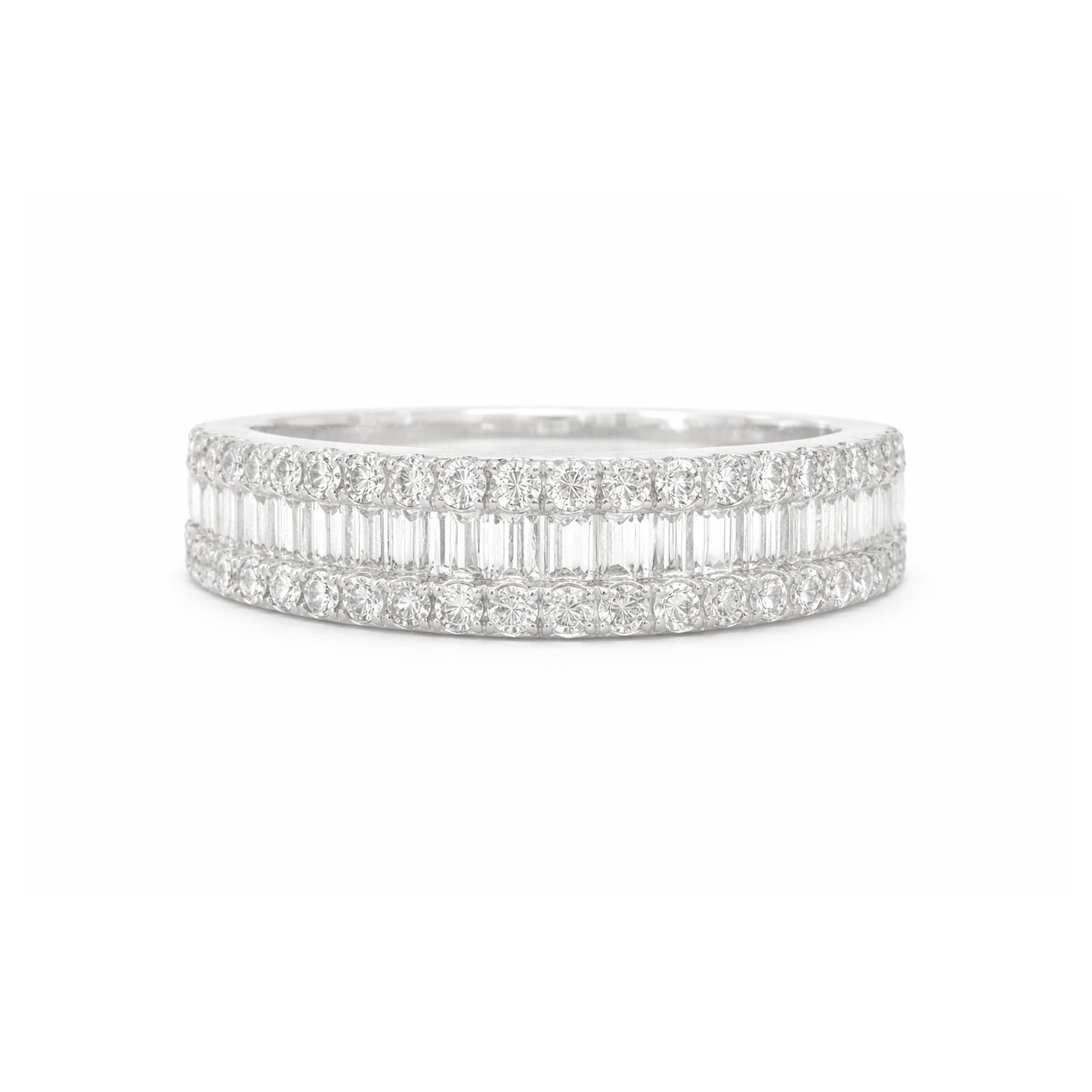 18K Round & Baguette-Cut Diamond Ring - 0.59ct