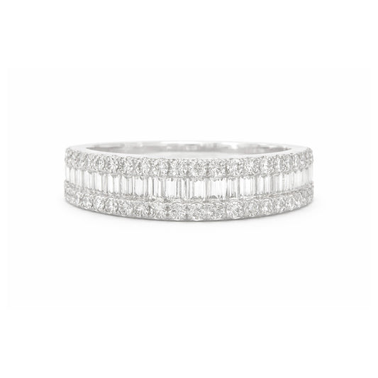 18K Round & Baguette-Cut Diamond Ring - 0.59ct
