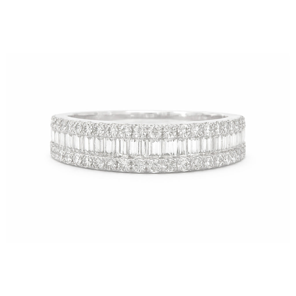 18K Round & Baguette-Cut Diamond Ring - 0.59ct
