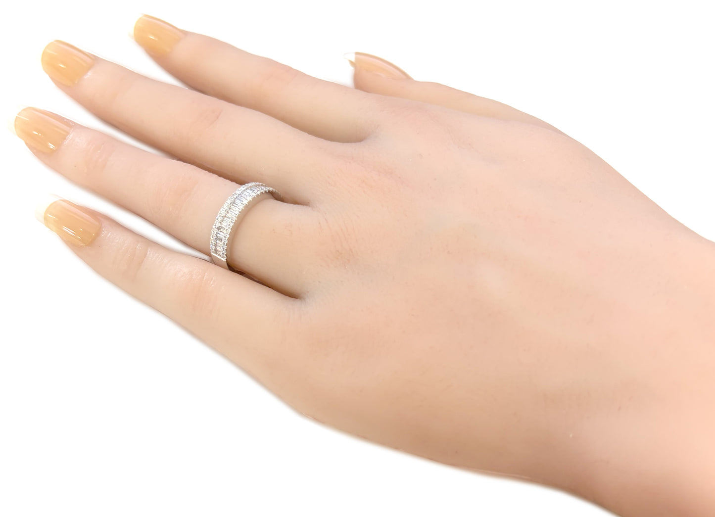 18K Round & Baguette-Cut Diamond Ring - 0.59ct