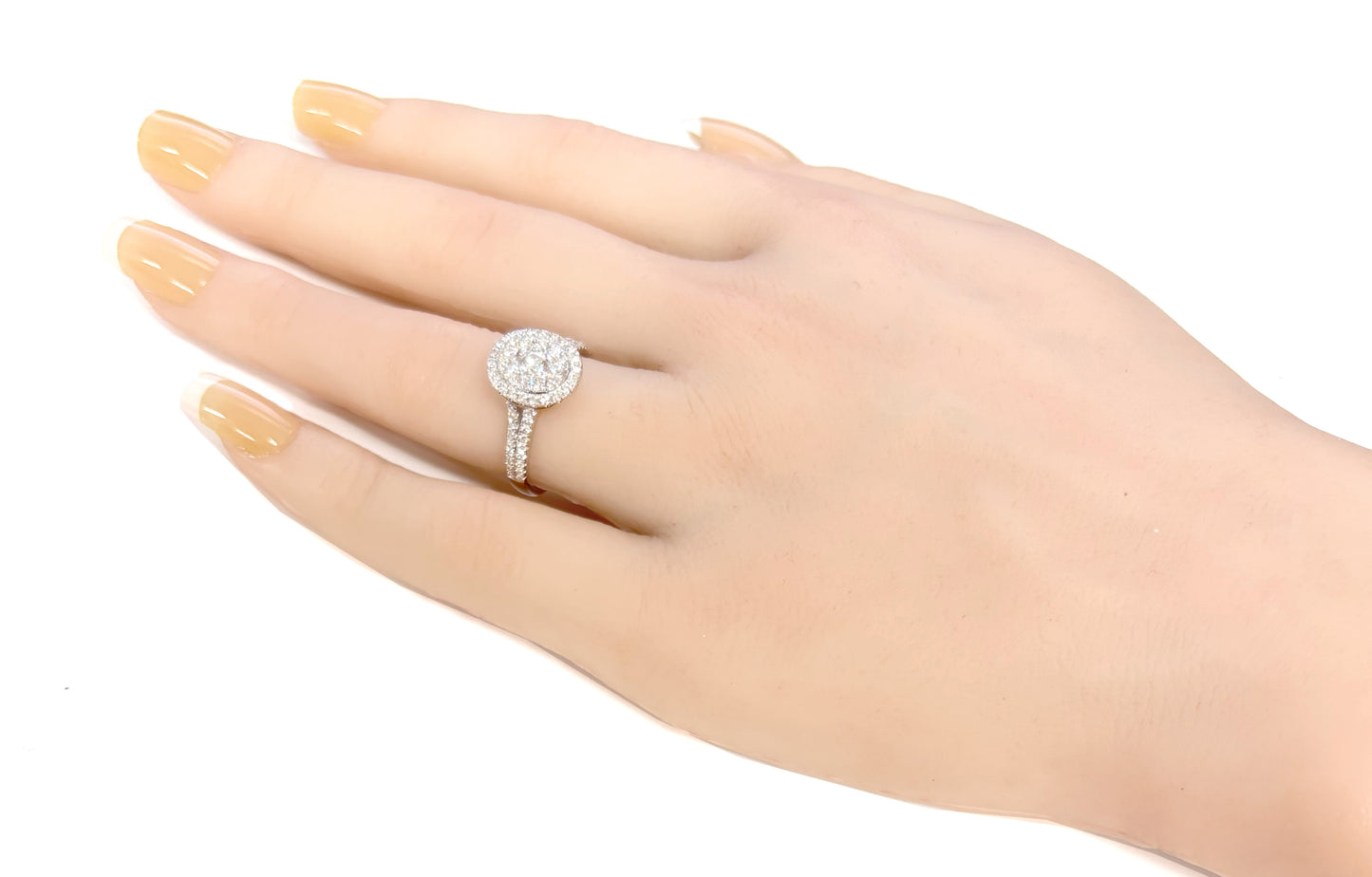 Oval Design Colorless Diamond Ring - 0.9ct