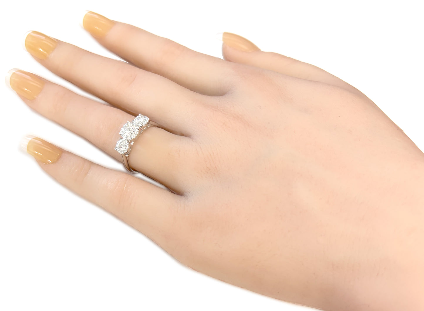 18K Colorless Diamond Ring Round-cut (3 Stones) - 0.5c