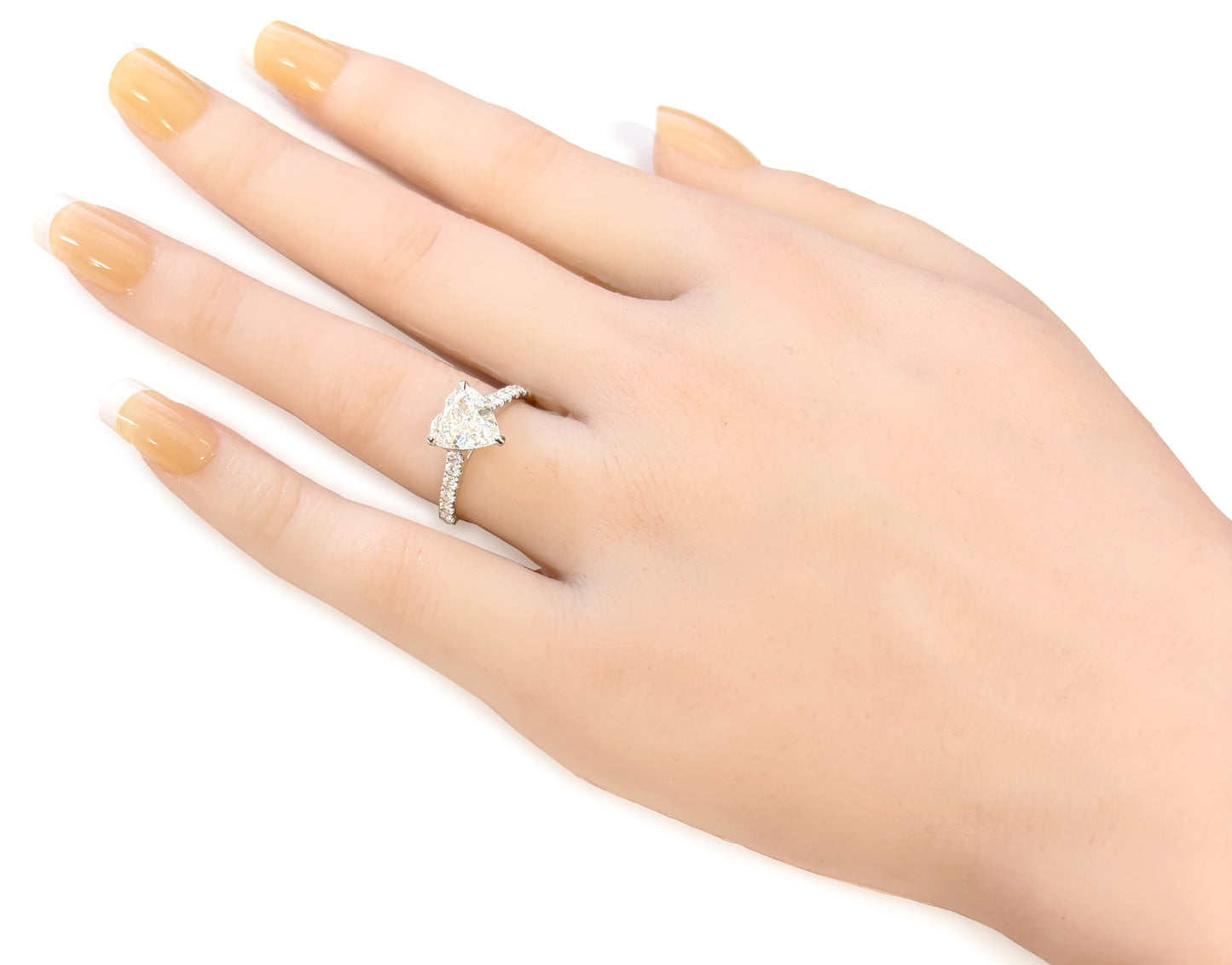 18K ほぼ無色ダイヤモンドリング 1.864ct SI2 ハート
