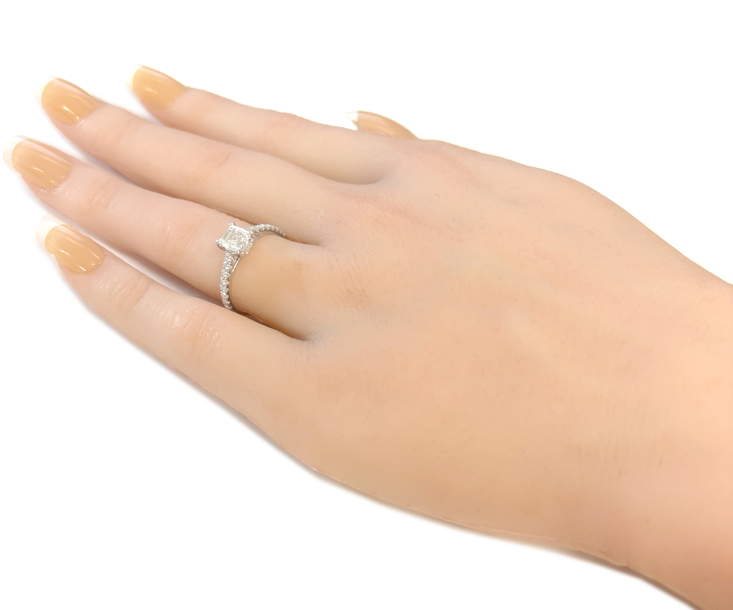 18K ほぼ無色G ダイヤモンドリング 1.02ct VVS2 エメラルドカット