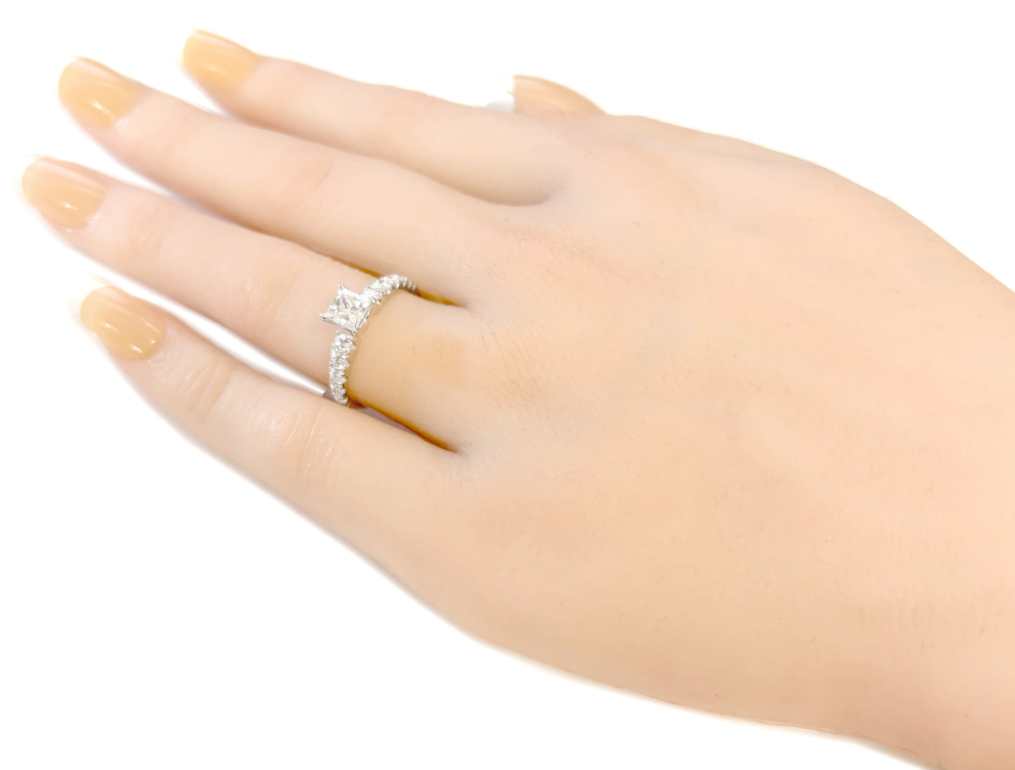 18K 無色Fダイヤモンドリング 1.085ct VS2 プリンセスカット