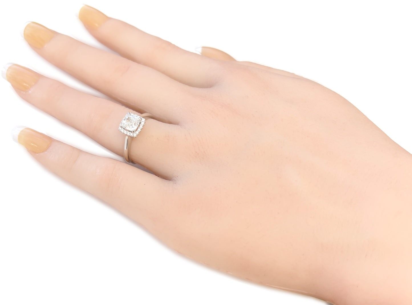 18K 無色 ダイヤモンドリング クッションカット 1.12ct