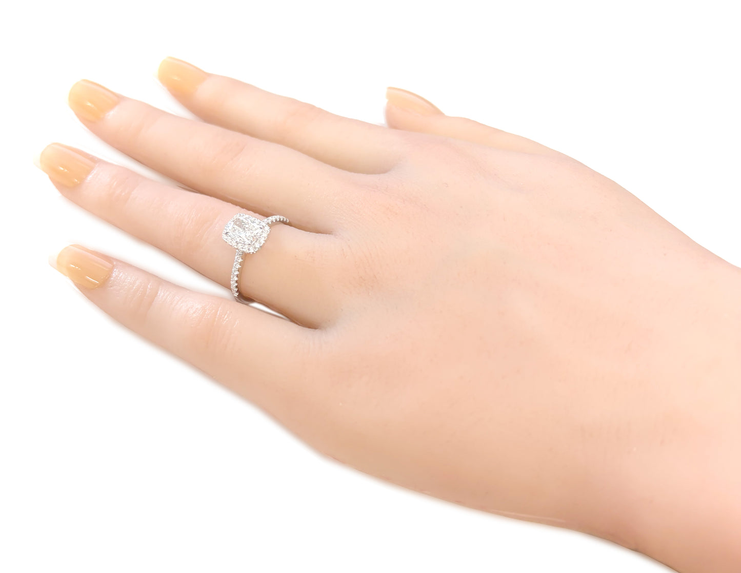 18K Cushion-cut Colorless Diamond Ring - 1.31ct