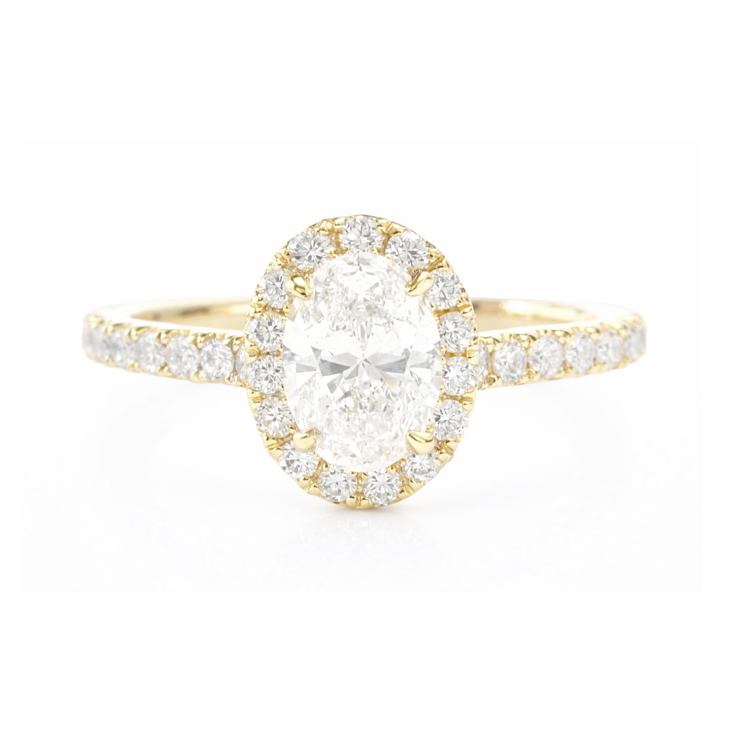 18K Oval-cut Colorless Diamond Ring - 0.835ct
