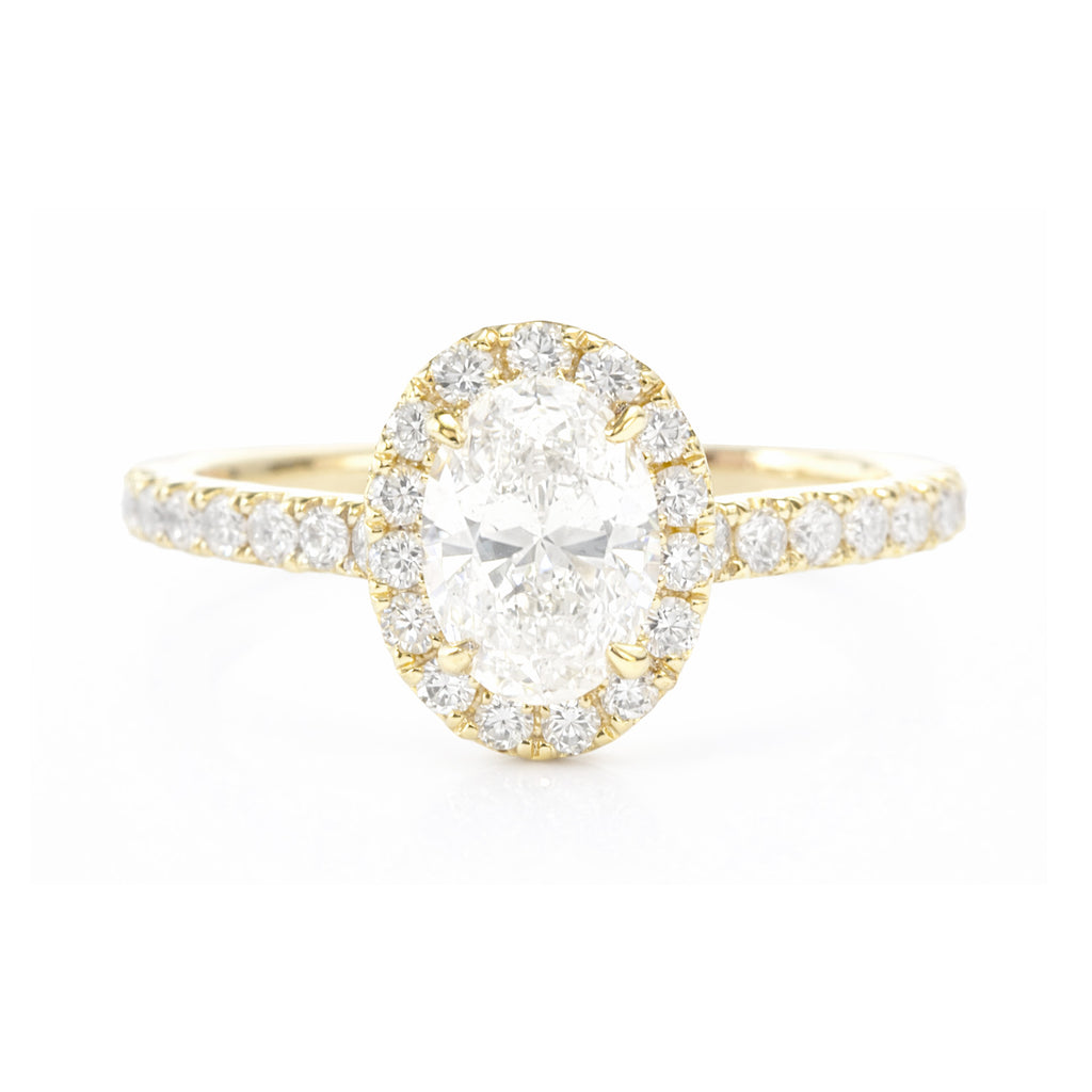 18K Oval-cut Colorless Diamond Ring - 0.835ct