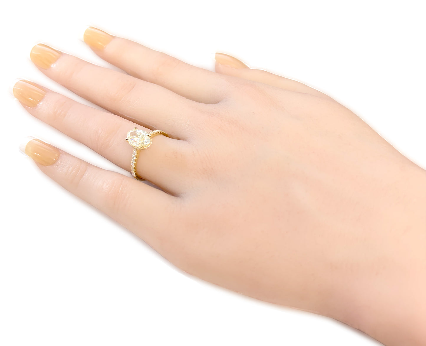 18K Oval-cut Very Light Yellow Diamond Ring - 1.787ct