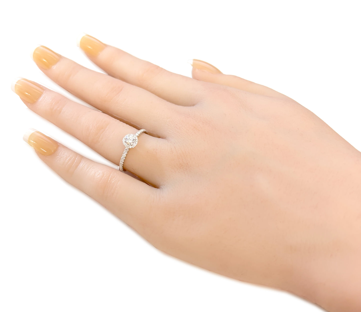 18K Colorless Round-cut Diamond Ring - 0.425ct