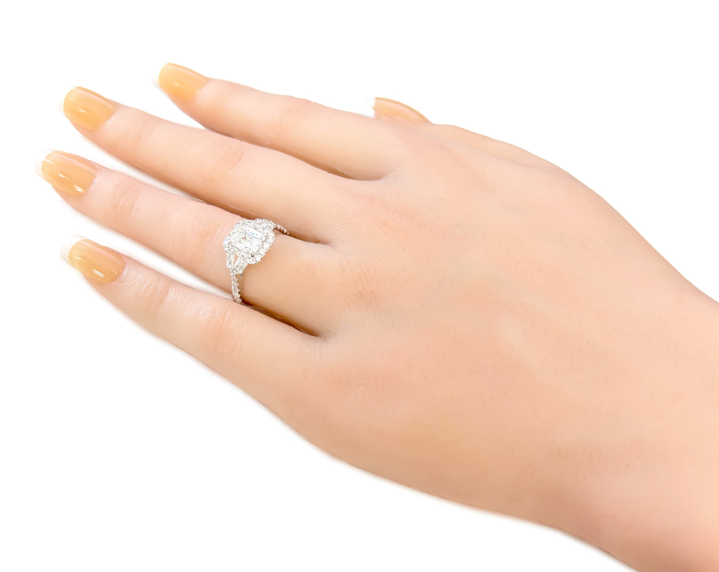 18K Radiant-cut Near Colorless Diamond Ring - 1.744ct
