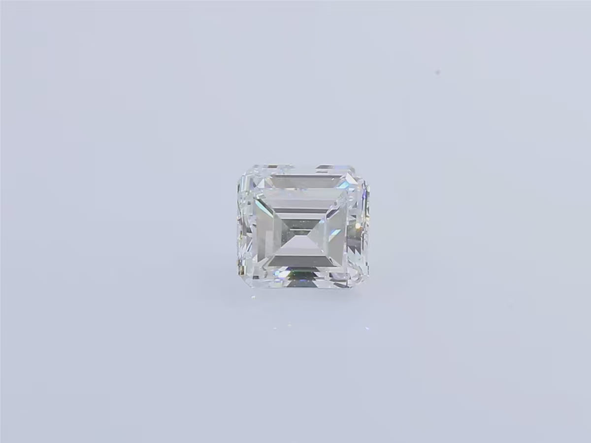 天然ダイヤモンドルース 1.011ct 無色E スクエアエメラルド ダイヤモンド映像