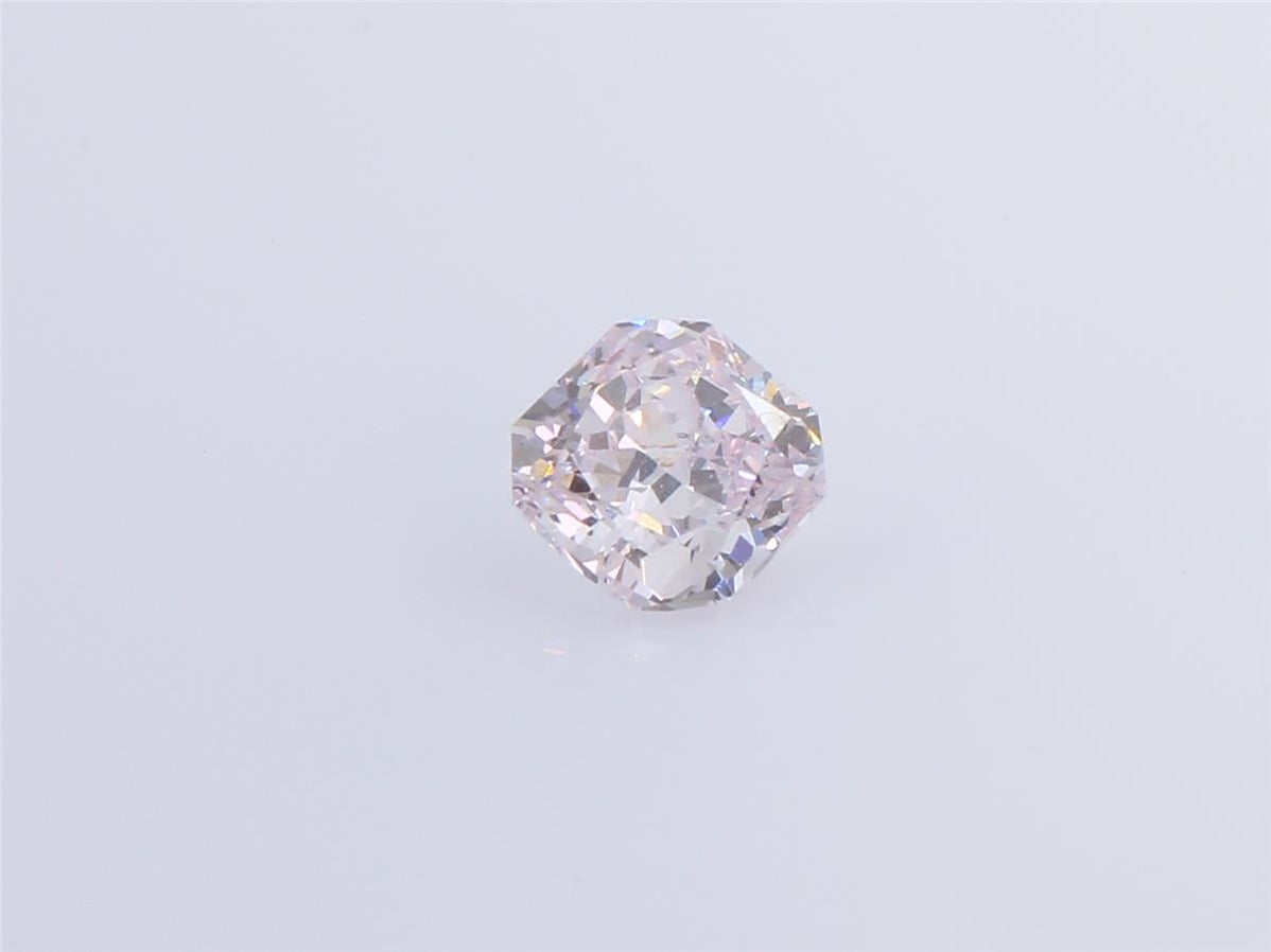 天然ダイヤモンドルース 0.826ct  ライトパープルピンク ラディアント ダイヤモ ンド映像
