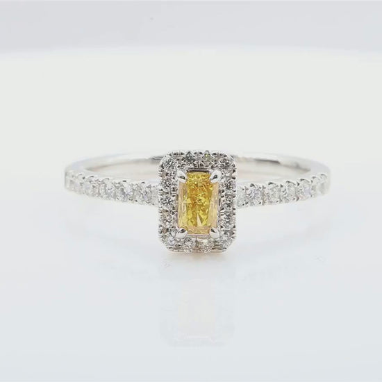 天然ダイヤモンドリング Orange Yellow 0.611ct Radiant 18KWG 映像