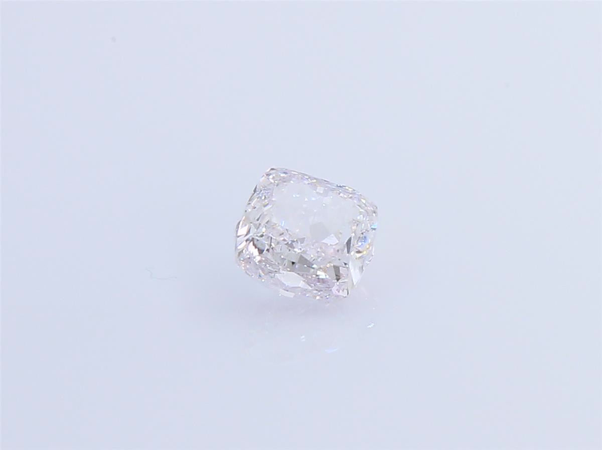 天然ダイヤモンドルース 0.8ct フェイントピンク クッション　ダイヤモンド映像