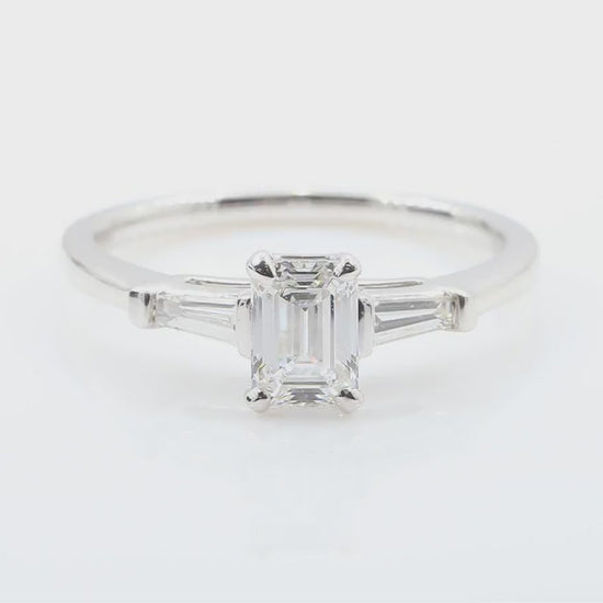 天然ダイヤモンドリング 無色 エメラルド VVS2 0.87ct 映像