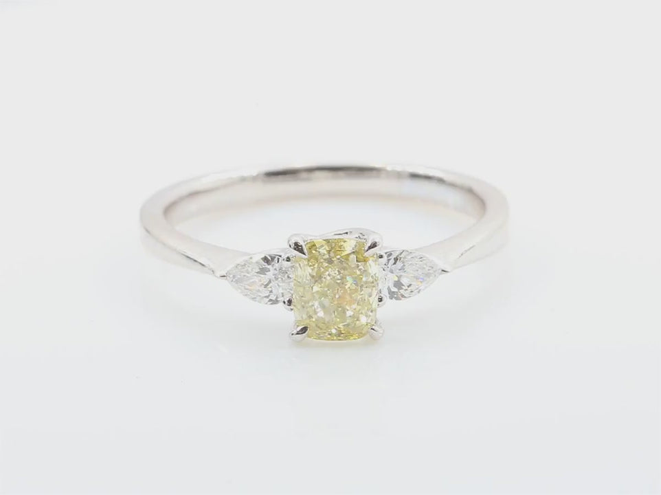 天然ダイヤモンドリング ファンシーイエロー クッション SI1 0.912ct 映像