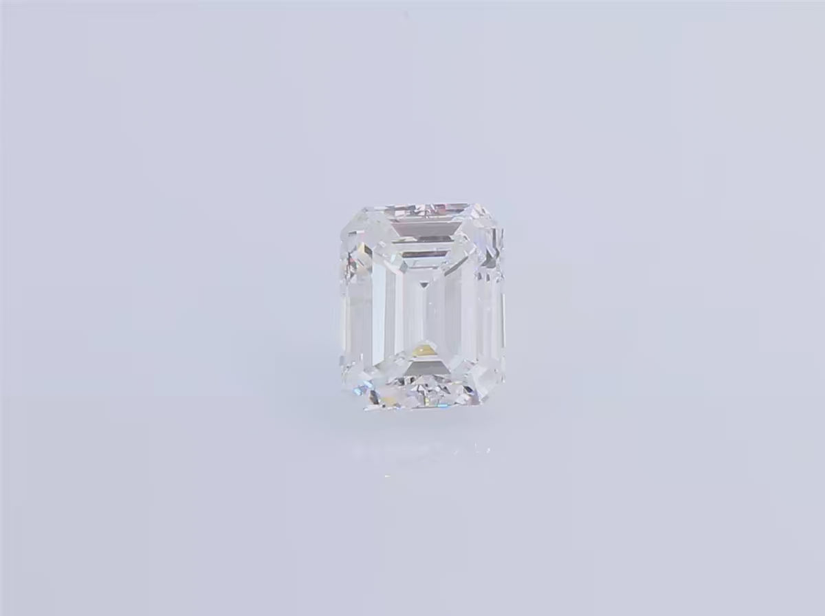 天然ダイヤモンドルース 0.783ct 無色F エメラルドカット ダイヤモンド映像