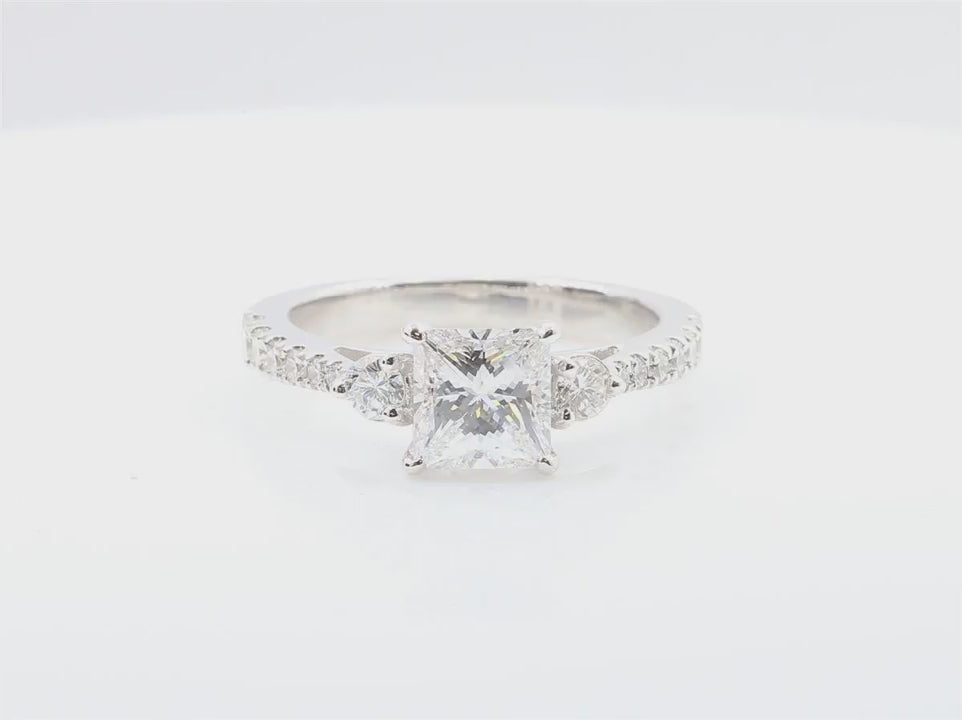 天然ダイヤモンドリング 1.32ct Princess 18KWG 映像