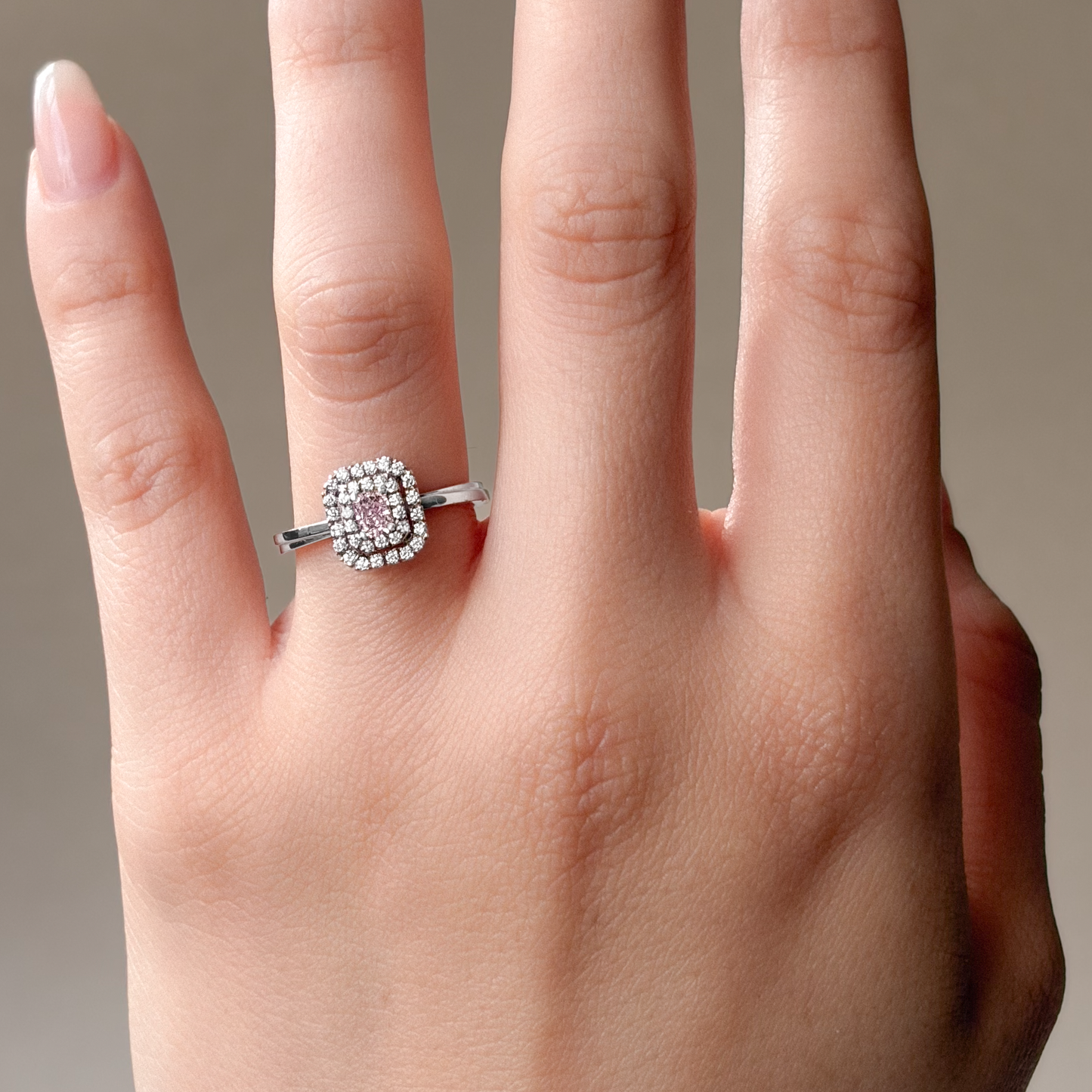 PT900 ピンク天然ダイヤモンドリング 0.405ct Very Light Pink SI2 ラディアント