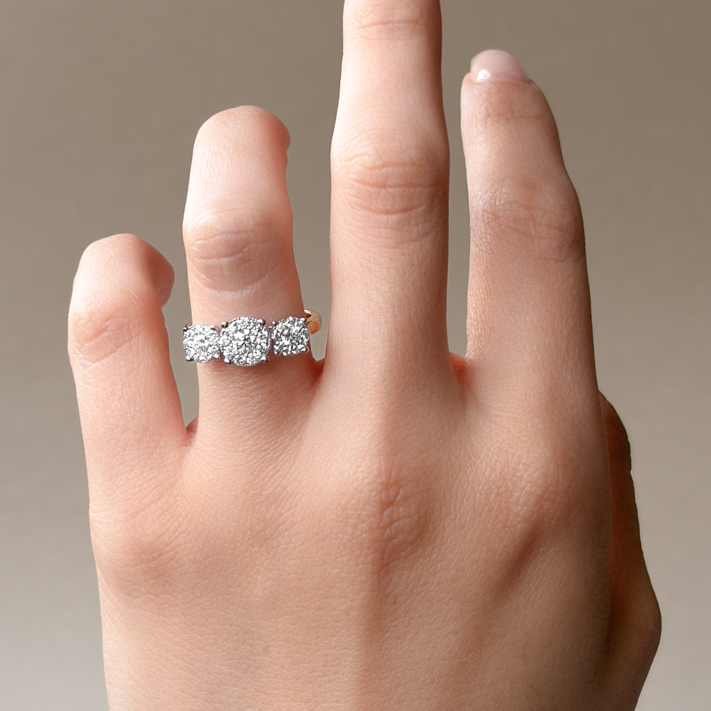 18KYG/18KWG ほぼ無色D-H 天然ダイヤモンドリング 0.72ct ラウンドカット