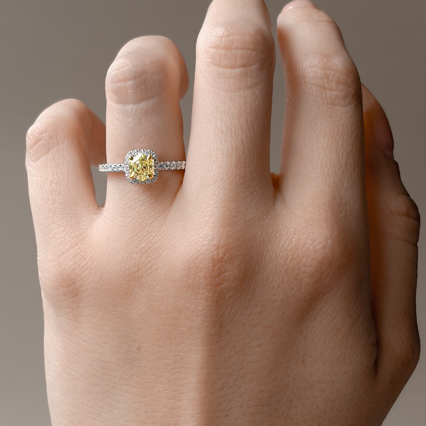 18K イエローダイヤモンドリング 1.216ct Fancy Yellow VVS2 ヘキサゴン