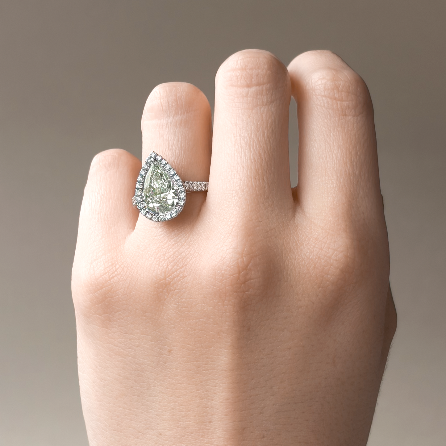 PT900 グリーンダイヤモンドリング 3.86ct Light Greenish Yellow VS2 ペア