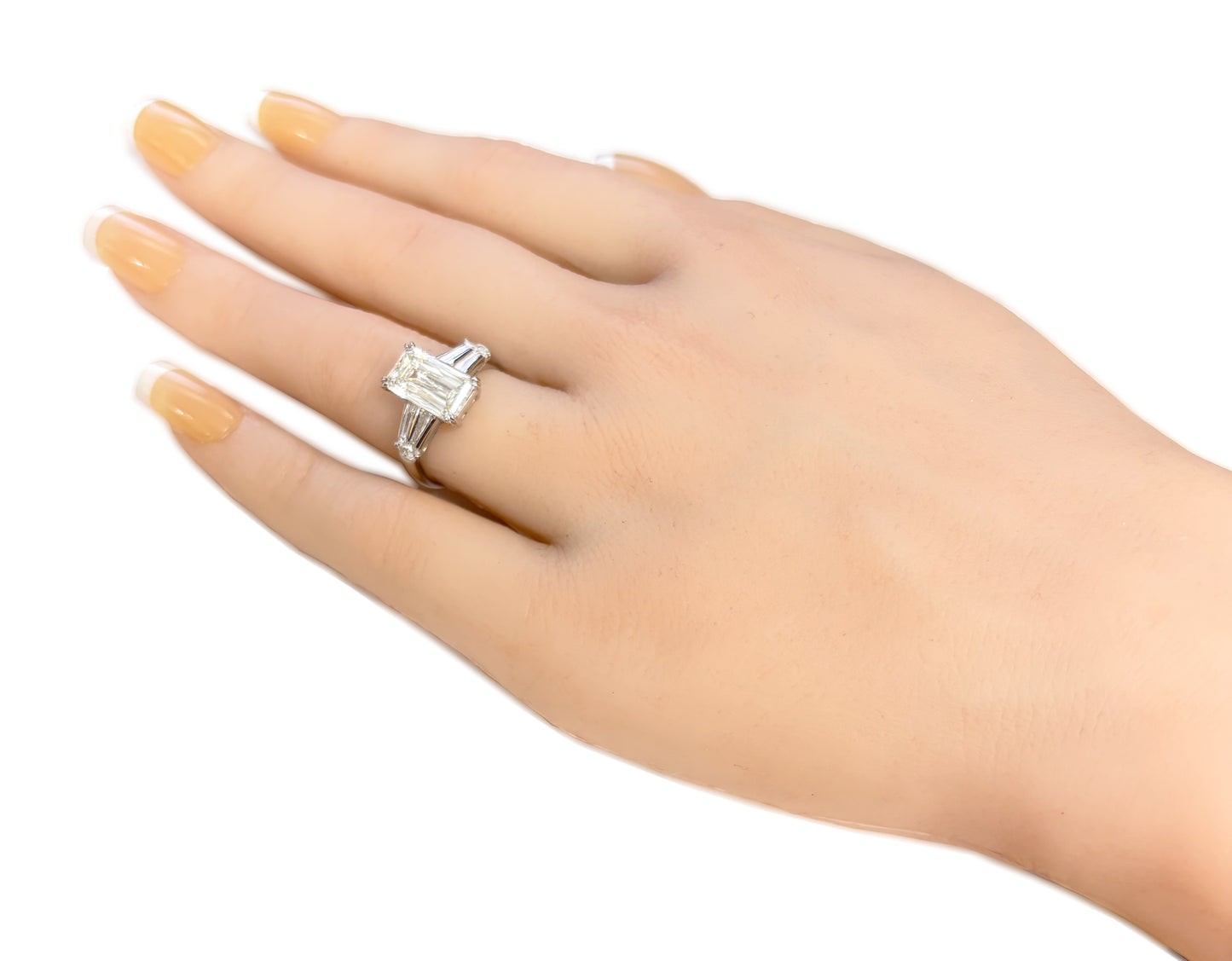 PT900 Emerald-cut Near Colorless Diamond Ring - 3.55ct