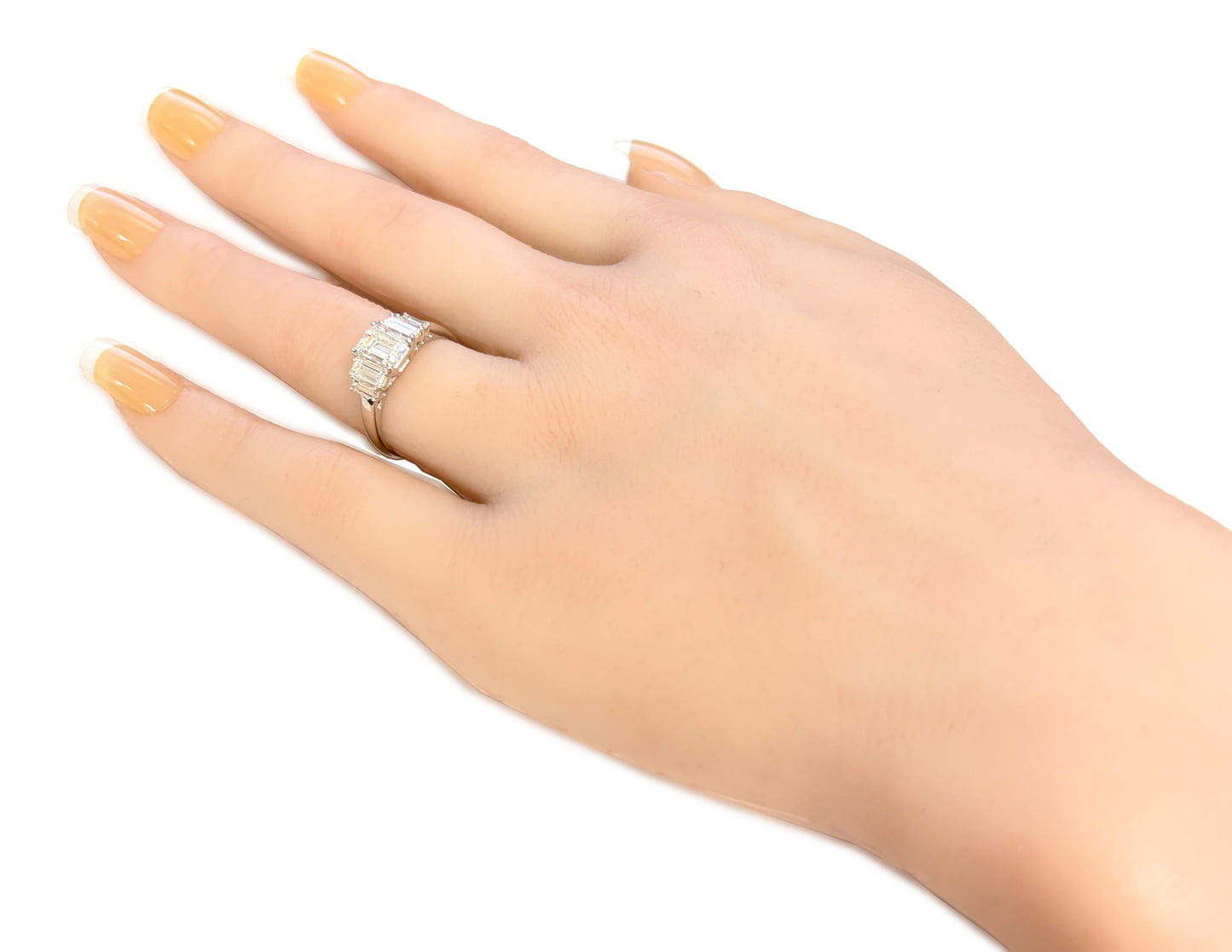 PT900 ほぼ無色I ダイヤモンドリング 1.657ct SI1 エメラルド