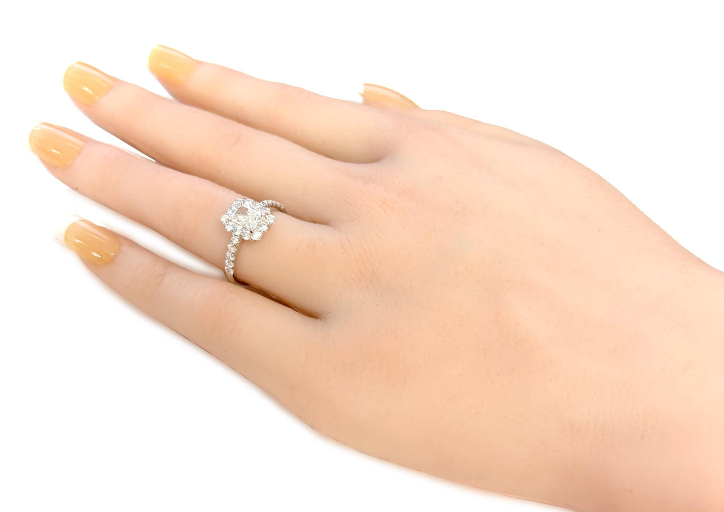 PT950 Radiant-cut Near Colorless Diamond Ring - 1.291ct