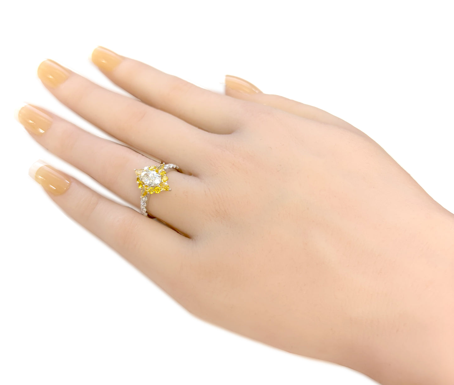 PT950 フェイントイエロー ダイヤモンドリング オーバルカット 1.866ct