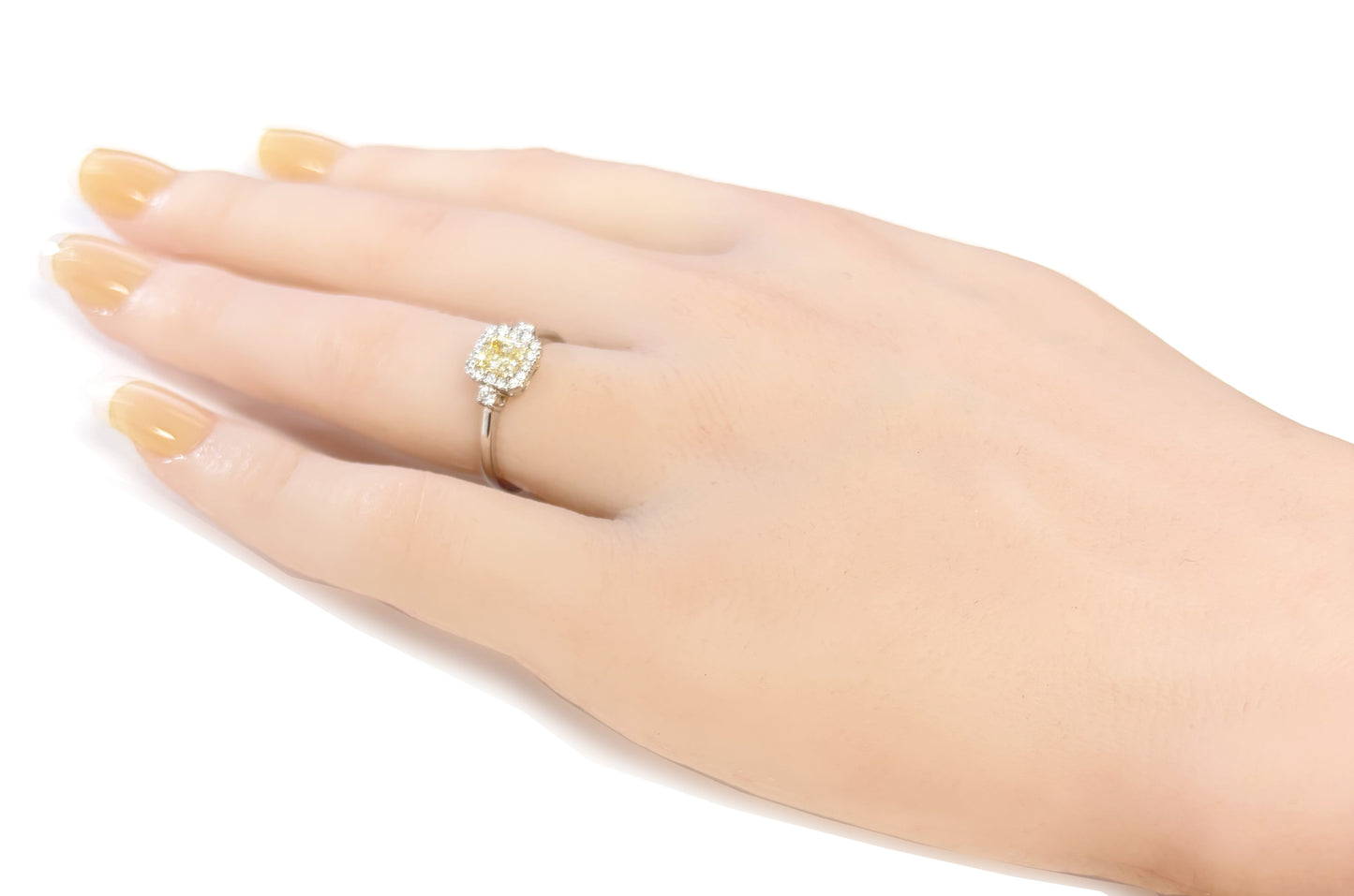 PT900 ラディアント イエローダイヤモンドリング 0.68ct Light Yellow VS1 ラディアント